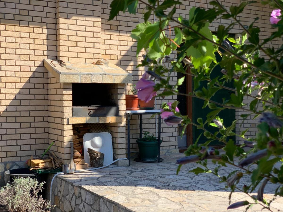 Holiday Home Bratica Улцин Екстериор снимка